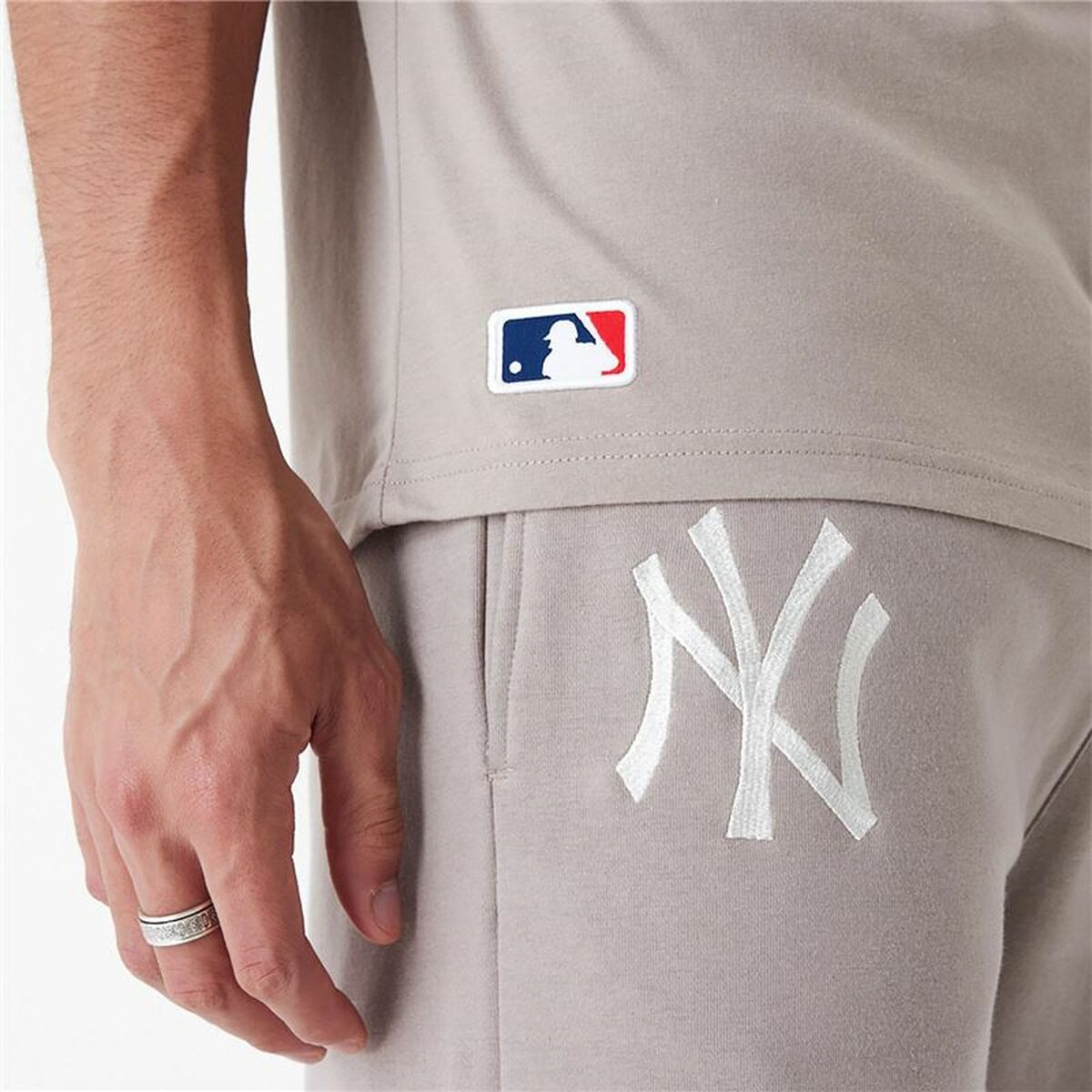 V4HFC83E7D69DF44597ACFE4C91873933C5R4573203P5