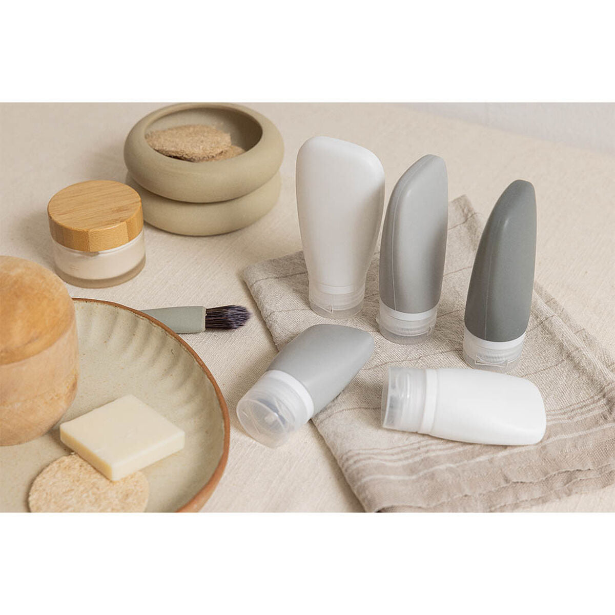 V3HF4640516C764CF665843C20B6303EB96R5574778P5