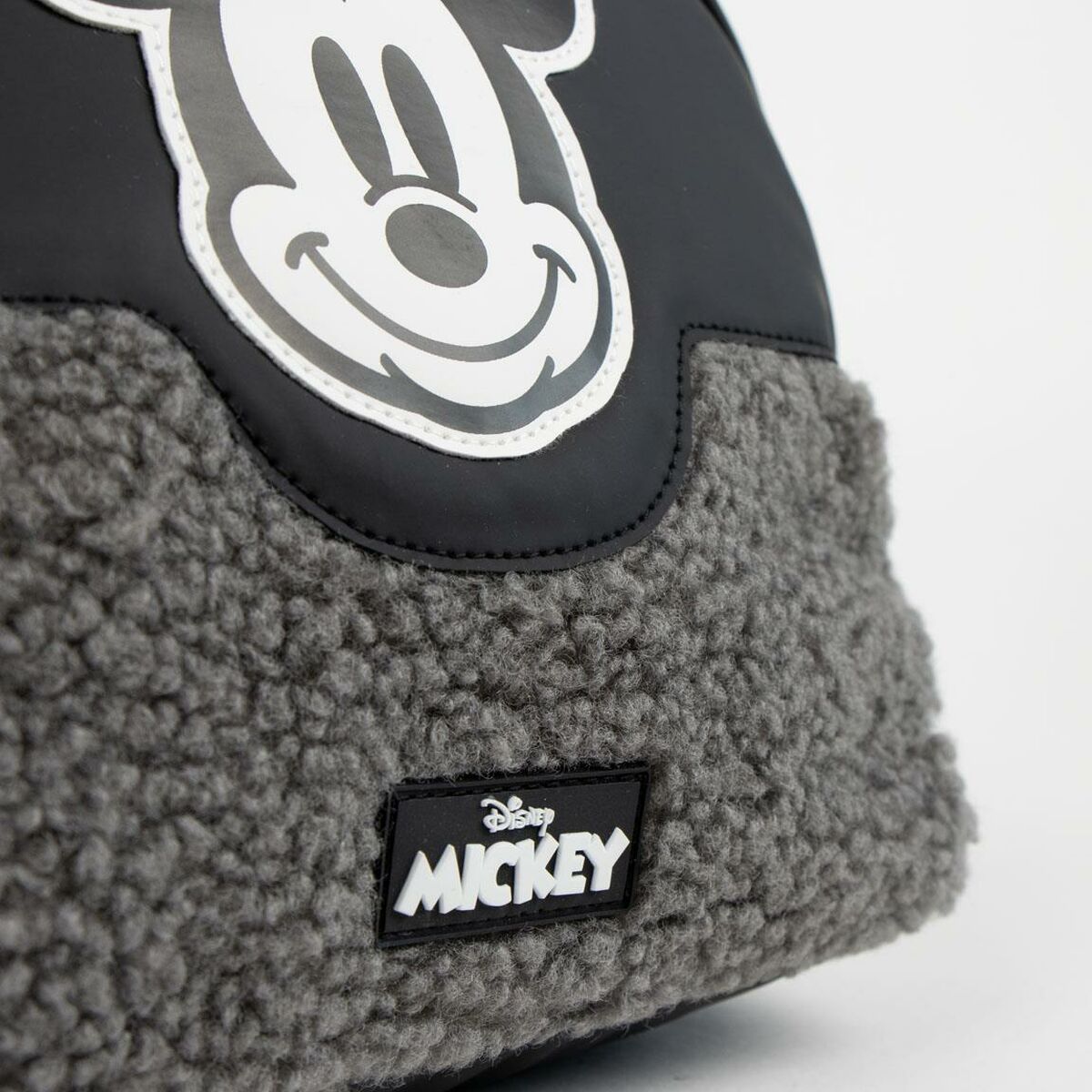 V4HB0EBBA5F20011685FB96DE7FE6F508BDR4927106P5