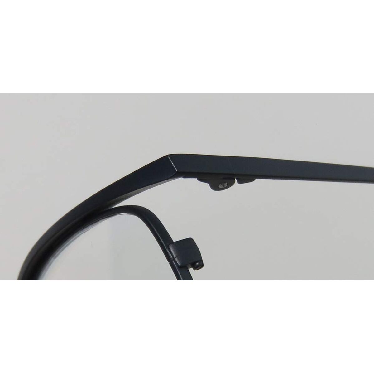 V2HEA37B27D1FA9CE3A8AFDA084B72E38A2R7414708P7