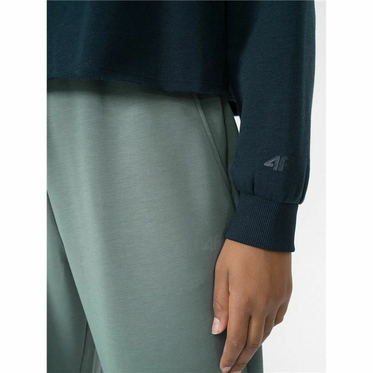 V6HA0FD9514D02EC1ABB577DAE39429542DR4771365P6