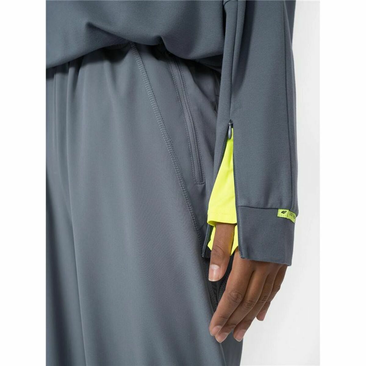 V6H4429A64CD0684E1843C80D89AD6489B6R4771338P6